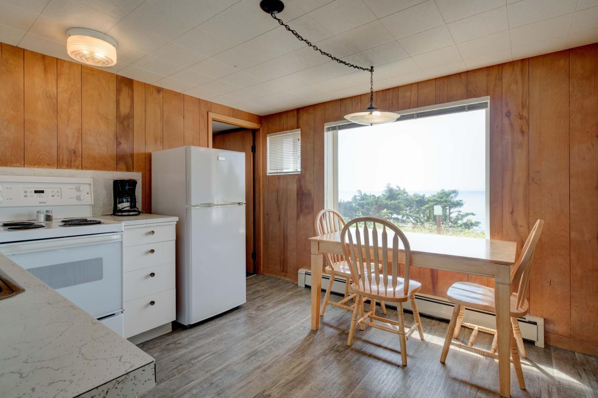 Ester Lee Oceanview Inn Lincoln City Extérieur photo