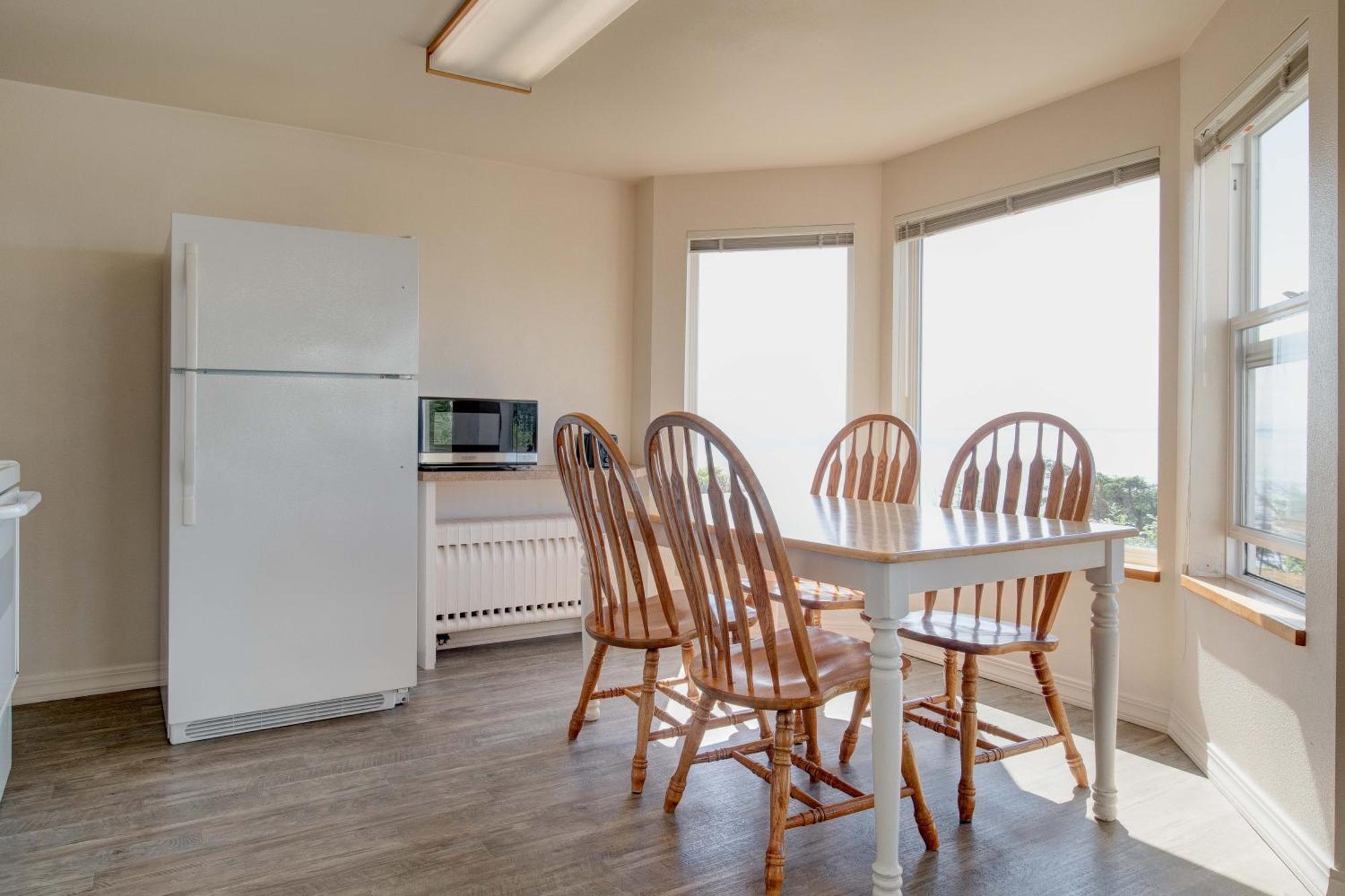 Ester Lee Oceanview Inn Lincoln City Extérieur photo