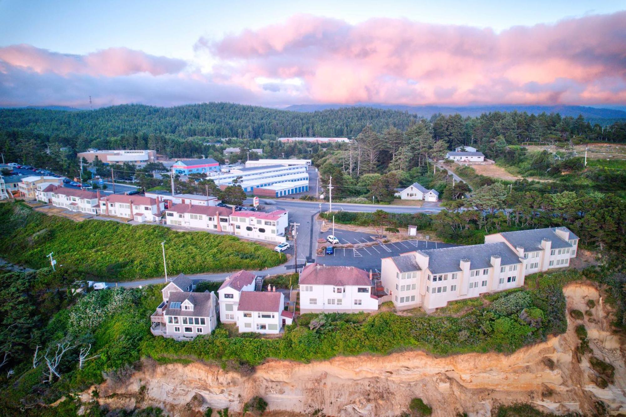 Ester Lee Oceanview Inn Lincoln City Extérieur photo
