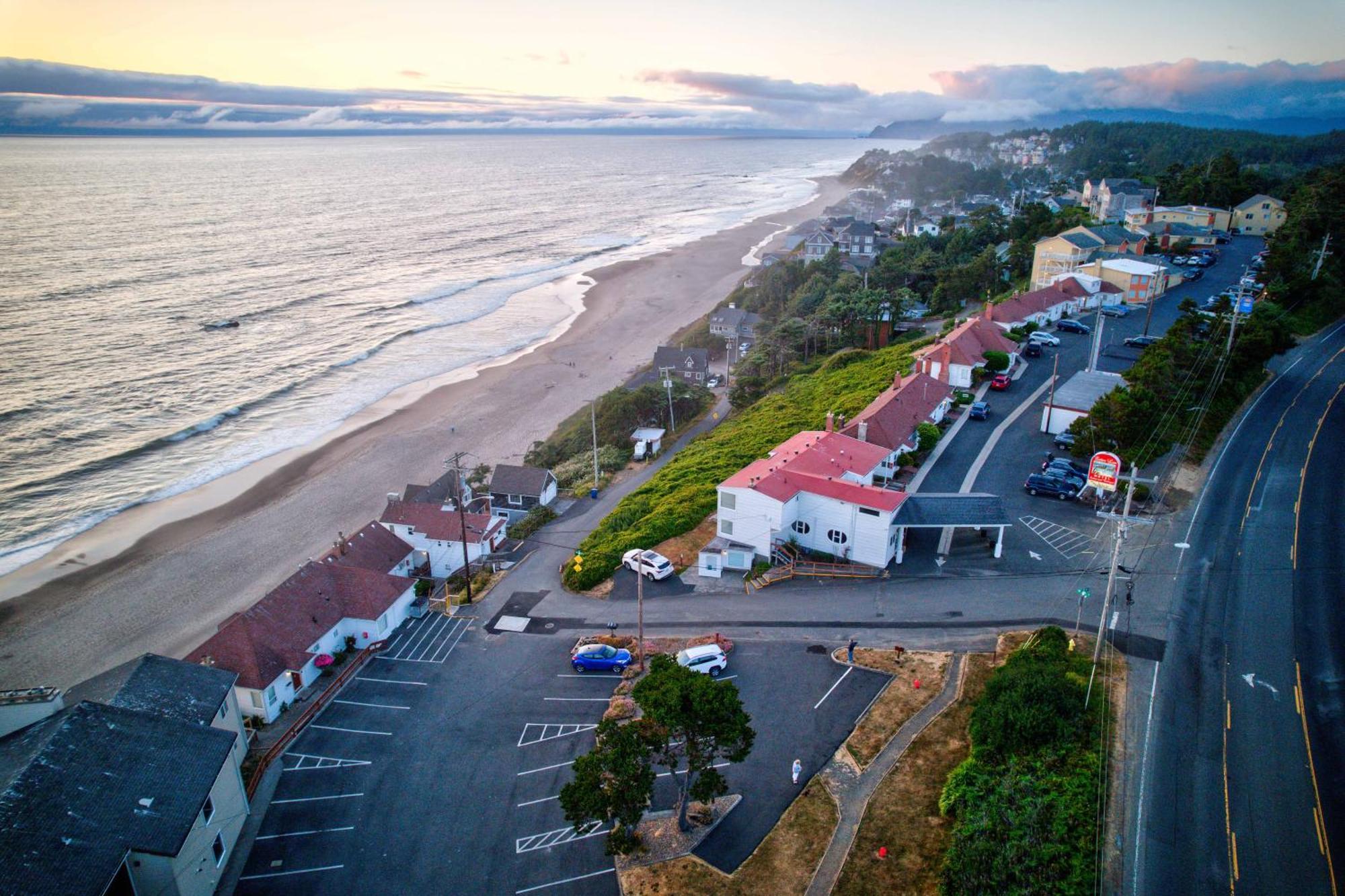 Ester Lee Oceanview Inn Lincoln City Extérieur photo