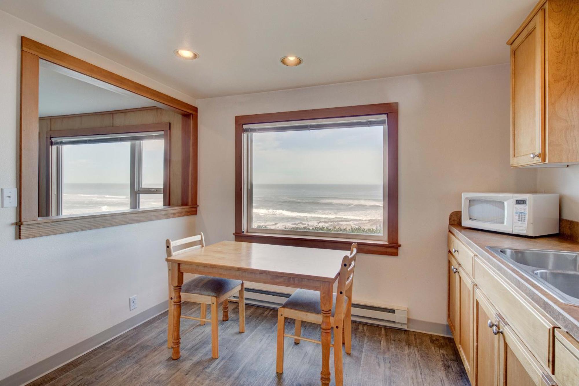 Ester Lee Oceanview Inn Lincoln City Extérieur photo