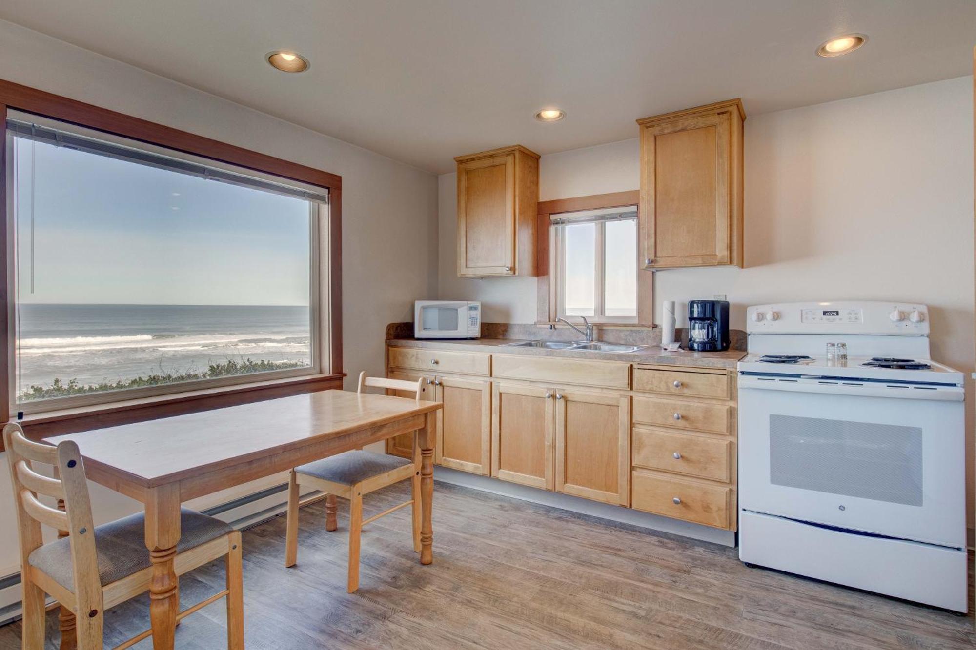 Ester Lee Oceanview Inn Lincoln City Extérieur photo